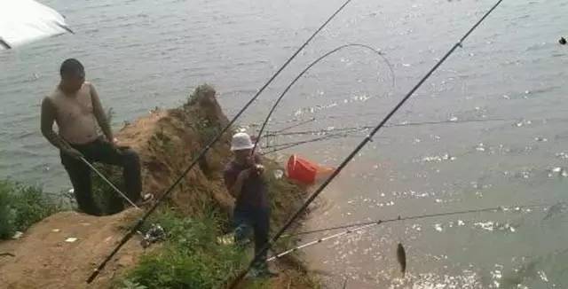 野外钓鱼的精确找底技巧