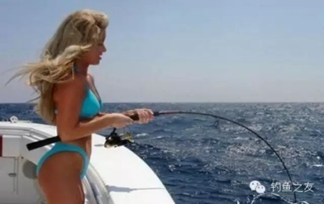 【游钓】女子海钓捕获巨型石斑鱼
