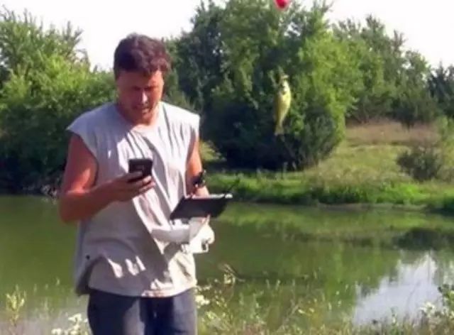 绝技：美国农民用无人机钓鱼 网友惊呆了