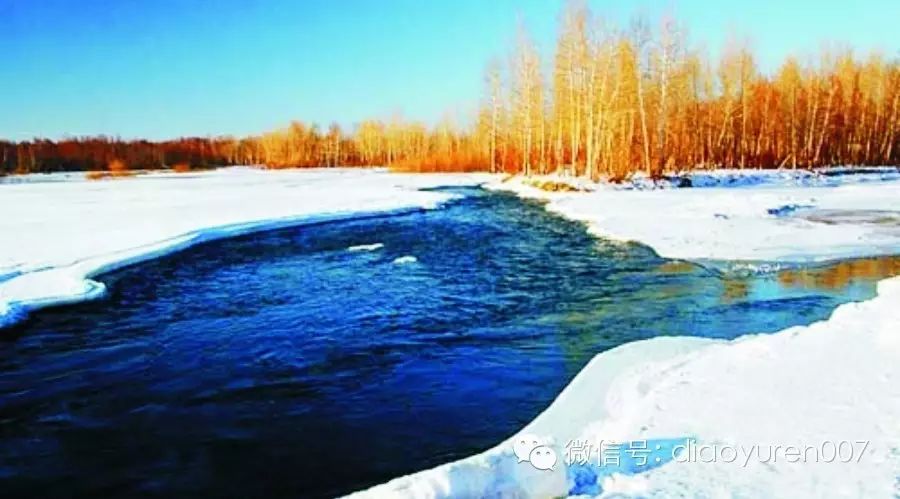 冬日里，垂钓在别样风景的额尔齐斯河