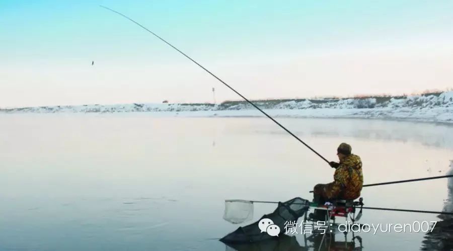 在西伯利亚冬季垂钓，浮钓好还是底钓好？