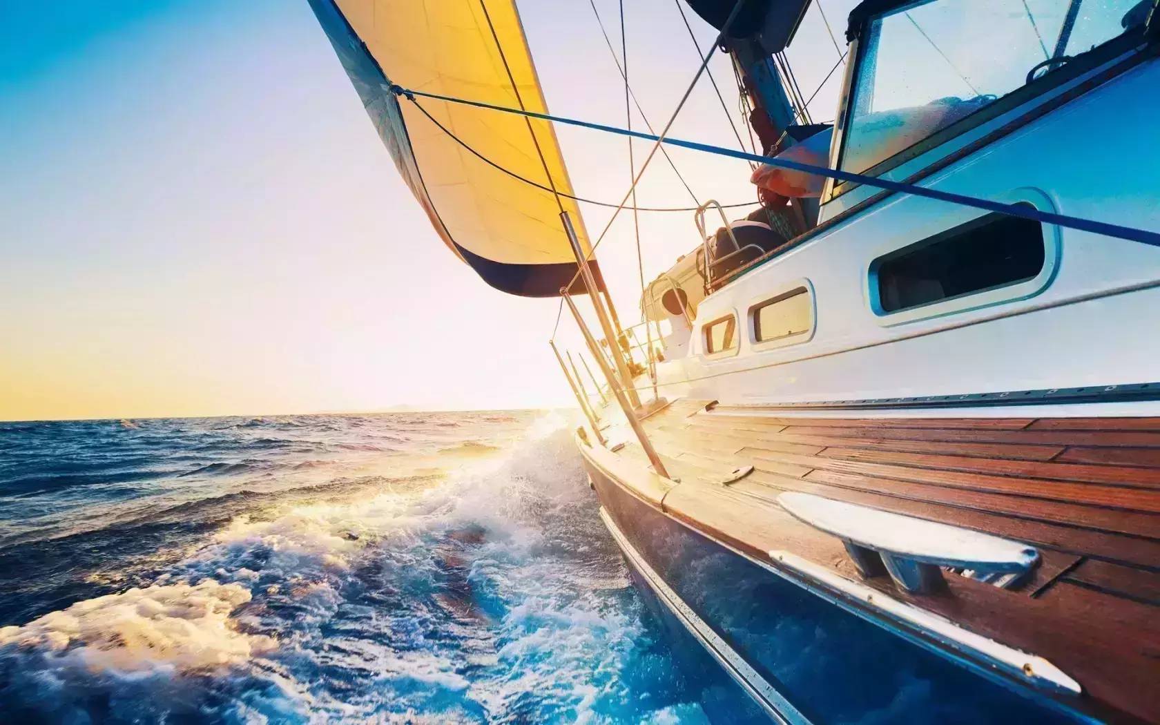 乘坐私人游艇High遍奥克兰海域是种怎样的体验？