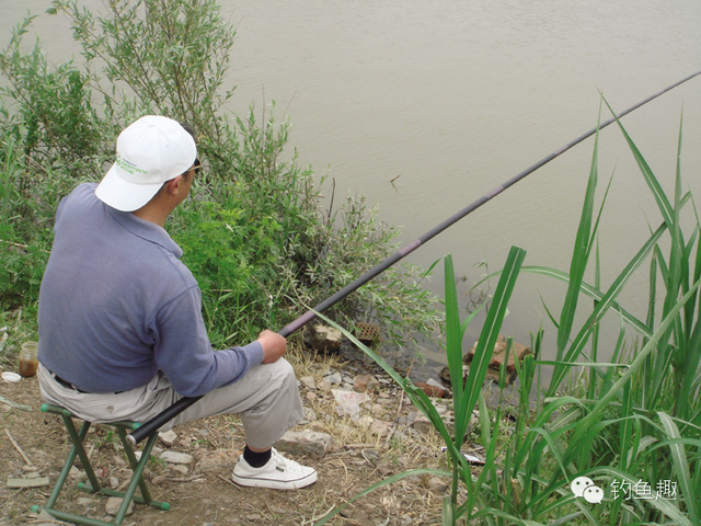 【钓鱼技巧】对付小杂鱼闹钩的三种方法