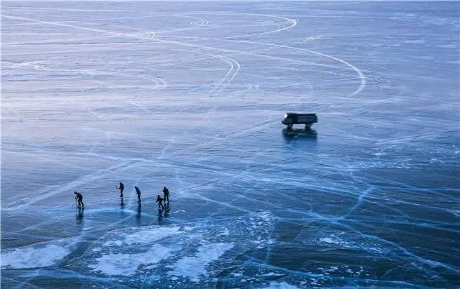 七天跨越西伯利亚！她带着无人机记录横穿贝加尔湖的壮阔