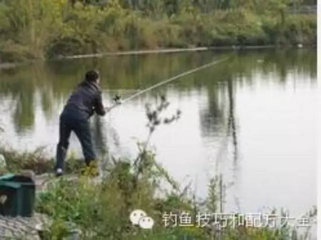 夏天多雨季节如何掌握钓鱼时机和钓法技巧