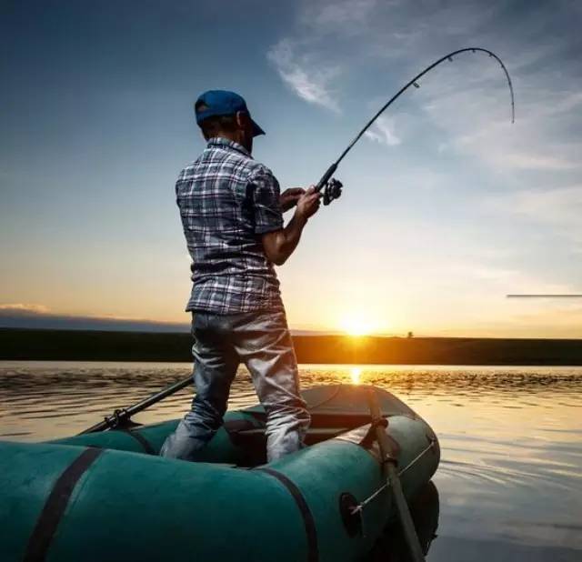 【钓鱼技巧】夏季垂钓江河技巧大全，绝对终身受益！