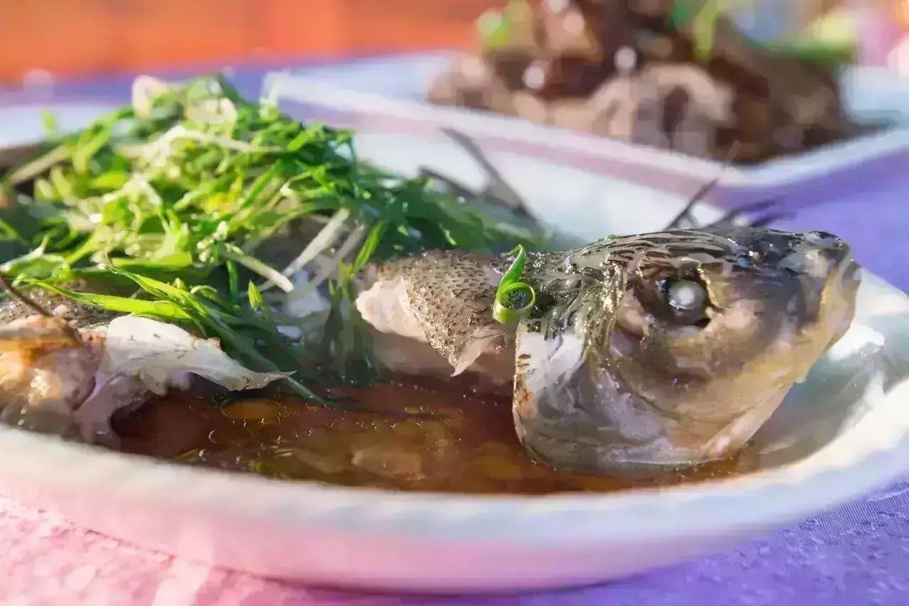 发现番禺世外桃源！吃一桌销魂铜锅桑拿鱼宴，还能免费钓鱼惬意到不行！