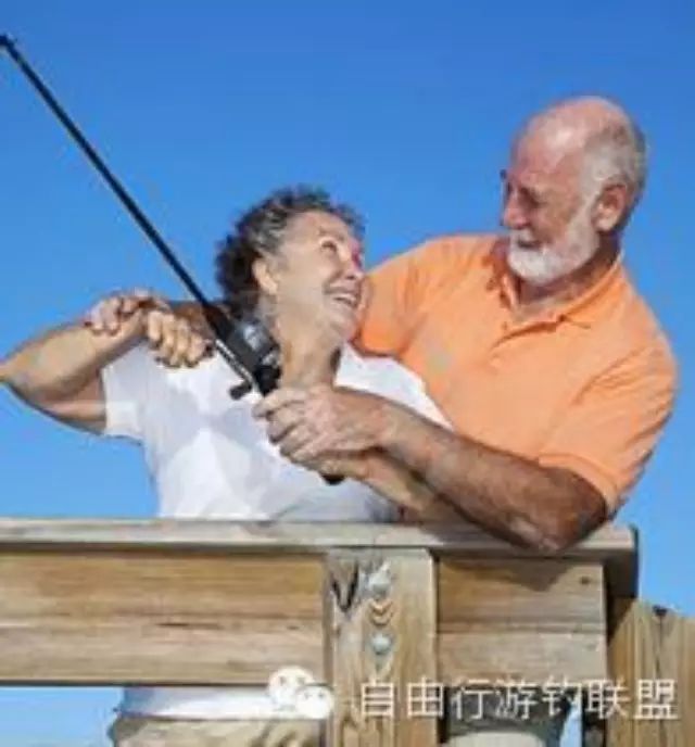最浪漫的事 就是当你老了 我依然陪你钓鱼