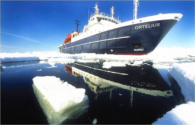 乘坐破冰船去北极，探秘冰川上的世界尽头|国内首个北极专家科考探秘亲子营（2017.7.20-8.5）