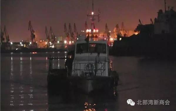 【好惊！】防城港市民出海钓鱿鱼又遇险,13人因鱼排发动机坏被困海上