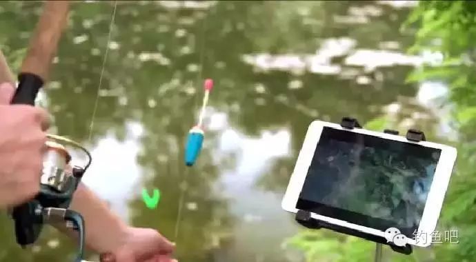 【视频】高科技的鱼漂，这样钓鱼看漂好还是不好？
