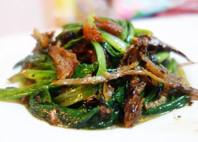 谭小厨的厨房 | 经典粤菜的美味—“豆豉鲮鱼油麦菜”