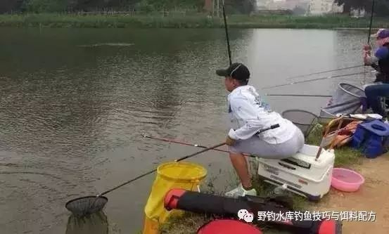 【钓鱼技巧】钓不好鱼？肯定是你的姿势不对！
