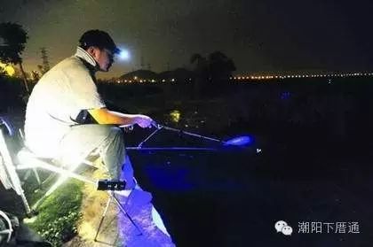 潮南男子半夜钓鱼，被抢走2部手机一只摩托