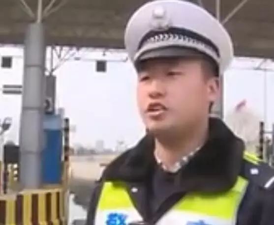 建湖一男子在高速被交警抓获，竟然是毒驾不要命了！