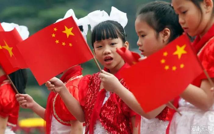 世界上竟然还有另一个“中国”:有解放军,还有六星红旗...