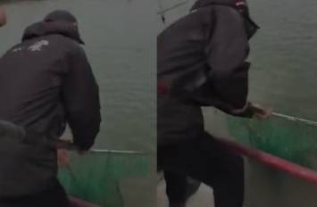 中华牛女钓友，钓上150斤大鲟鱼，集体激动帮忙拉上！