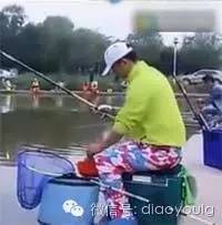 【视屏】看高手在竞技池如何钓鱼！