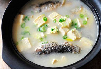 【涨逼格】秋天养生鱼汤的做法