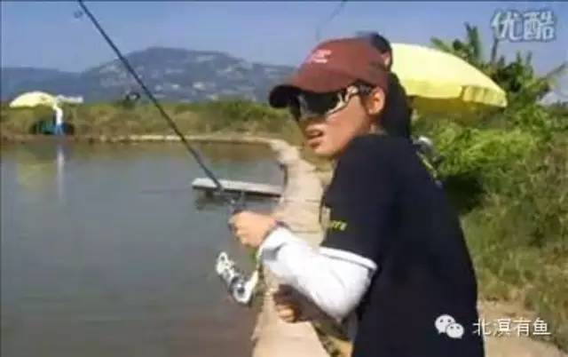 美女钓鱼，溜大鱼！
